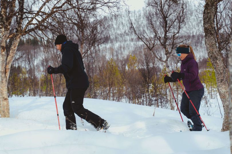 Two people doing cross-country skiing