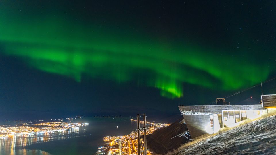 Northern lights over Fjellheisen